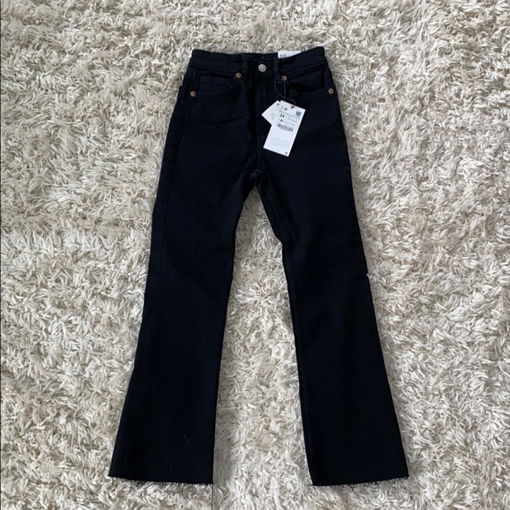 BRAND NEW zara “cropped flare” jeans